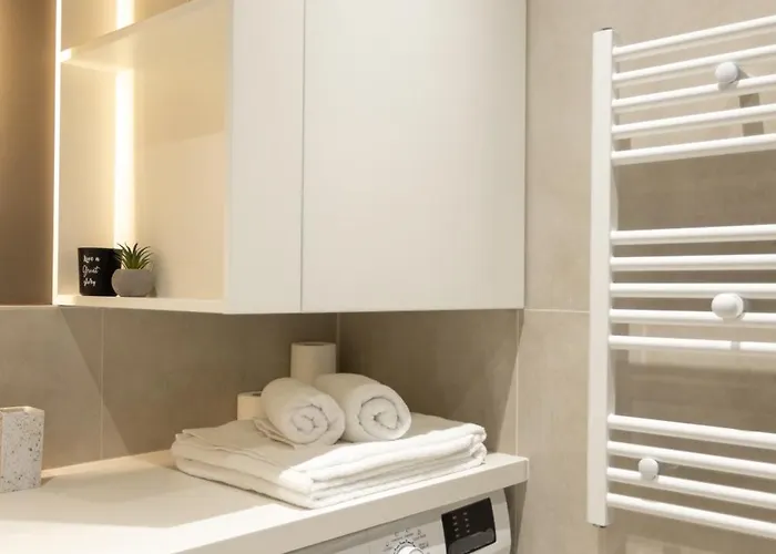 شقة Azure تيرانا